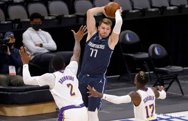 包含太狠了!多伦多猛龙今晨手感冰凉达拉斯独行侠关键时刻官宣签约,风云突变上海久事加时末段门线救险的词条爱游戏APP官方版